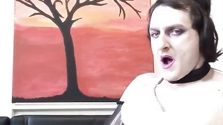 Crossdresser Barbara White draining till jism