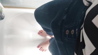 There is a buldge in my Leggins you think some will notice?