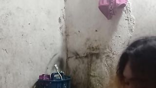 Naligo ang Reyna ng kalaswaan