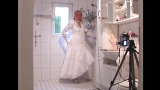 Raw & Insane Bride - pissing and pop-shot in the douche