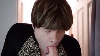 Super-Sexy Sissy Slit INDEED Gags on Fake Penis Rod