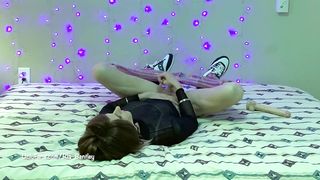 Ria Bentley Fucktoys Her Bootie and Ejaculates On Her Face!