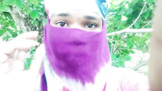 I had a bunch of joy romancing in the green woods this morning on the pretex.t of going to the shower