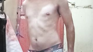 Galing sa trabaho ang Reyna