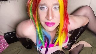 Rainbow haired sissy strokes off and slurps jizz
