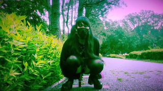 Electrified current, Iramask and stimulates in the park during the day