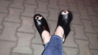 crossdresser in marvelous platform tucks