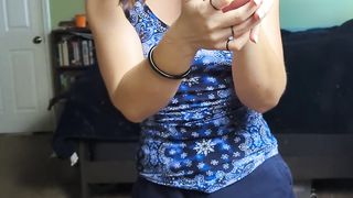 Linzy19 Flashing Titties Chatting Supermarket