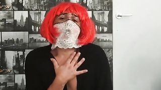 Femboy cachonda jugando con faux-cock