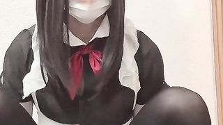 男性メイドがアナルオナニーしてオナニーする動画
