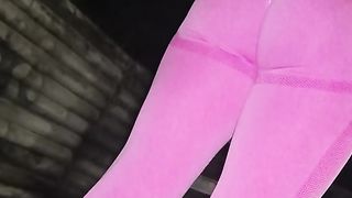 Ultra-Cute booty caught in public