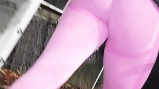 Ultra-Cute booty caught in public