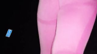 Ultra-Cute booty caught in public