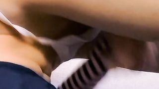 Милый транс кончает себе в ротик