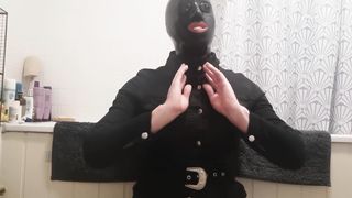 Love Glove Woman locked in Rubbers Greatest rubber hood for two hours