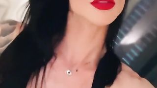 Trendy Moves: A Gal's Dance Flash ( TSVictoria Carvalho )