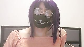 hotty in some tall culos, plays with herself for her devotees