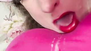 Sissy Guzzling Nut Nectar