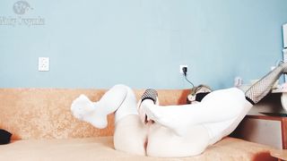 Trans Nicky enjoys fake penis in her cock-squeezing slot