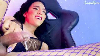 Massive long shot of uber-cute trans!