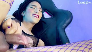 Massive long shot of uber-cute trans!