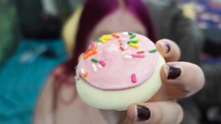 Round T-Girl Finishes Off on Cookie with Immense Man-Meat and Slurps It POINT OF VIEW Food Have Fun