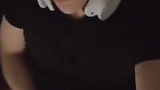 Trans Mandy will endlich entjungfert werden