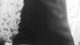 Namira le muestra su ano al público