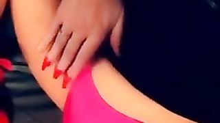 What’s a damsel to do!!