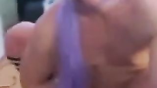 Transhure besorgt es sich kinky