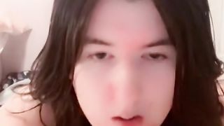 Oswinn Gives Head and Demonstrates Off Bod in Fantastic Undergarments