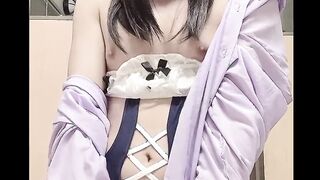 トイレでコスプレオナニーしちゃう男の娘