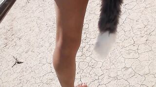 caminando desnuda en publico trans caliente con sandalias altas y cork anal invasion muy puta nalgona