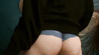 Sissy Femboy Jiggles that bum