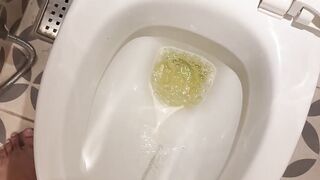 Jessica Peeing Steamy Teenager