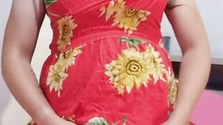 Latina follandose y masturbandose gime y termina en orgasmo