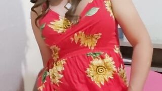 Latina follandose y masturbandose gime y termina en orgasmo