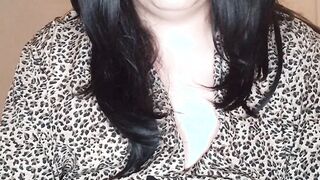 Transmom helps with foot fetish