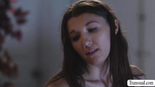 Trans stepmom Jessica Fox fucks her stepteen Maya