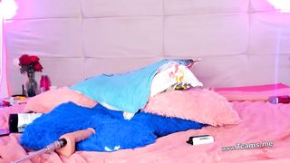 Transgender Pounds Her Hole For A Sissygasm