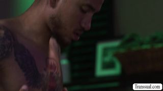 Latina TS Eva Maxim lets masseur bareback her ass