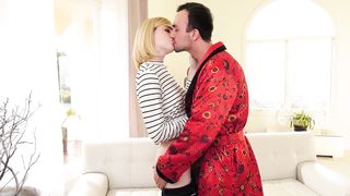 GenderX - Stranded Ts Teenie Gets Inhaled & Boinked