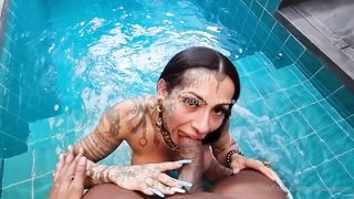 She-male Isabelly Ferreira Milks And Tears up