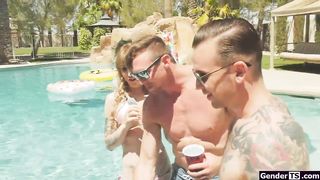 4 t-girls in an assfuck pool gang lovemaking