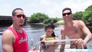 Smallsize and deepthroater Holly Hendrix gets penetrated by Bruno