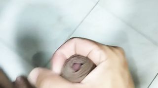 Me masturbo para sacar toda mí leche