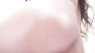 مشتاهية فحل أكون تحت رجليه أو أمرأة مسيطرة طيزي ساخن