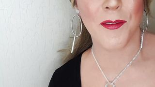 Spectacular crossdresser tells story about a insatiable night!