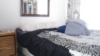 Unedited T-Chick wanks off with Spunk Shot at end First-timer