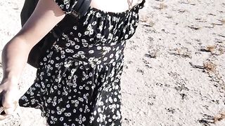 travesti puta caliente se desnuda en publico con minivestido y tacones rojos pene muy caliente